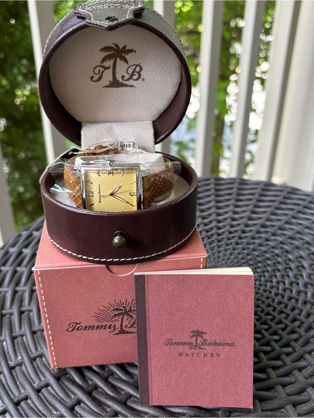 NIB Tommy Bahama Palm TB1000 Men’s Wrist Watch - Picture 1 of 12